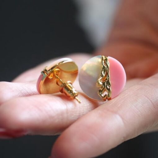 Natural Queen Conch Stud Earrings/Sterling 925 Silver 18K Gold-Plated round Queen Conch Studs with White Mother of Pearl/Customize gift box - Image 4