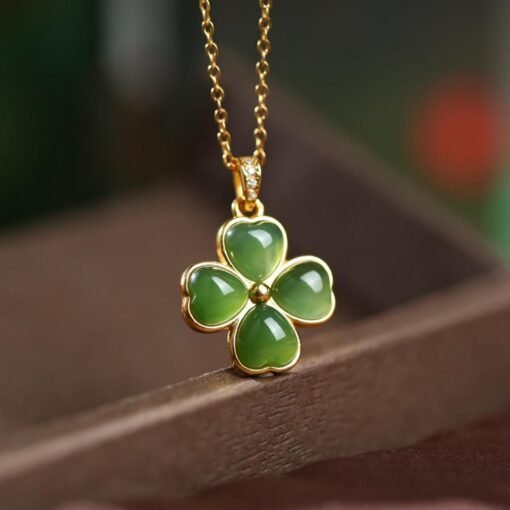 Natural green jade pendant/Sterling 925Silver 18K Gold-Plated heart cut jade pendant/Customize gift box/four-leaf clover pendant silver gift