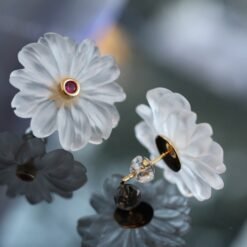 Natural Crystal Petal Stud Earrings/Unique Flower Earrings/Handcrafted Carved Petal Quartz Earrings|Minimalist Beach Earrings|Birthday Gift