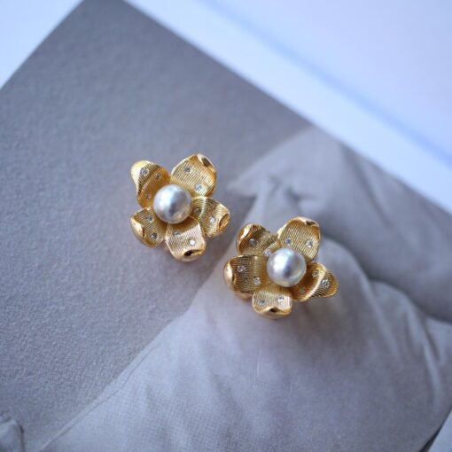 Natural Seawater Pearl Studs Earrings Gold Plated s925 Silver|Floral Pearl Stud|Dainty Petal Pearl Studs Earrings|6mm pearlUnique pearl stud