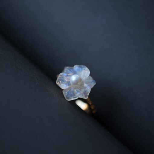 Natural Moonstone with Pearl Ring Women/Unique Moonstone rings/Tiny Petal Flower ring|Hand Carved Moonstone rings|Art deco moonstone ring